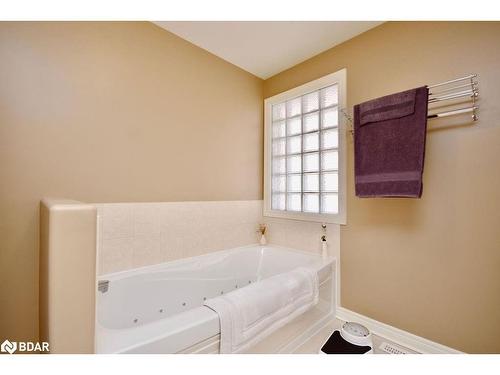 167 Crompton Drive, Barrie, ON - Indoor Photo Showing Bathroom