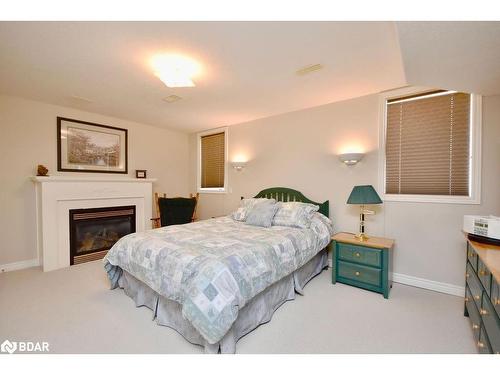 167 Crompton Drive, Barrie, ON - Indoor Photo Showing Bedroom