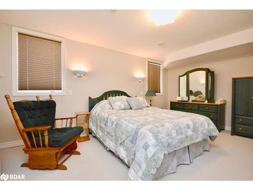 167 Crompton Drive, Barrie, ON - Indoor Photo Showing Bedroom