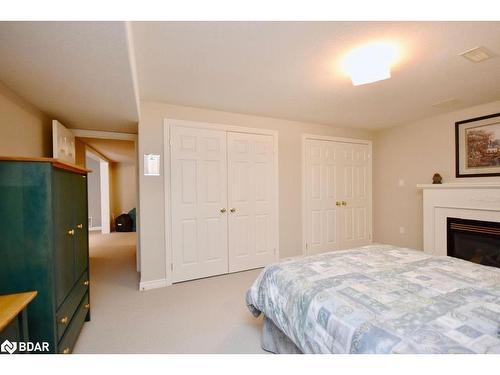 167 Crompton Drive, Barrie, ON - Indoor Photo Showing Bedroom