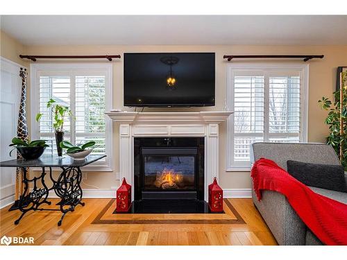 28 Thrushwood Trail, Lindsay, ON - Indoor Photo Showing Living Room With Fireplace