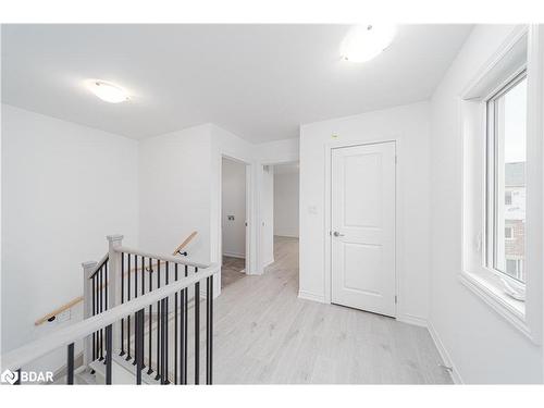 9 Tobias Lane, Barrie, ON - Indoor Photo Showing Other Room