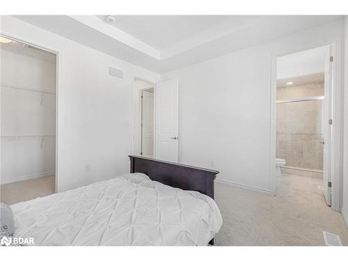 720 Mika Street, Innisfil, ON - Indoor Photo Showing Bedroom