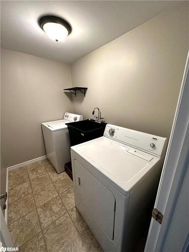 Lower-33 Daphne Crescent, Barrie, ON - Indoor Photo Showing Laundry Room