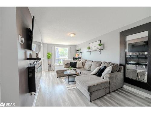 195 Dunsmore Lane, Barrie, ON - Indoor Photo Showing Living Room