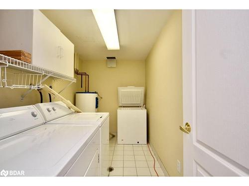 304-16 Raglan Street, Collingwood, ON - Indoor Photo Showing Laundry Room