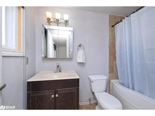 639 Willow Street, Shelburne, ON - Indoor Photo Showing Bathroom