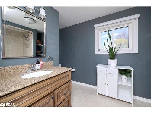 639 Willow Street, Shelburne, ON - Indoor Photo Showing Bathroom