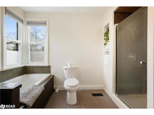 170 Peel Street, Barrie, ON - Indoor Photo Showing Bathroom