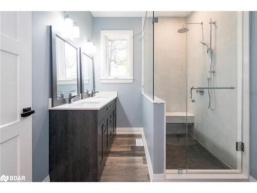 6 Oneida Crescent, Tiny, ON - Indoor Photo Showing Bathroom