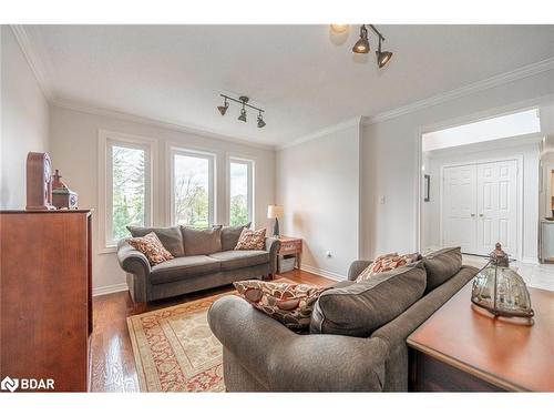 31 Crimson Ridge Road, Barrie, ON - Indoor Photo Showing Living Room