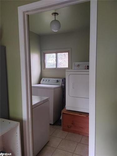 2100 Killarney Beach Road, Churchill, ON - Indoor Photo Showing Laundry Room