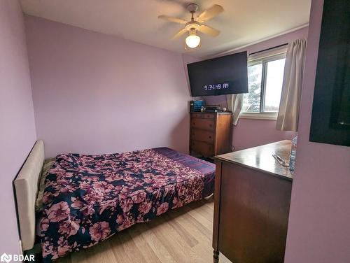 2100 Killarney Beach Road, Churchill, ON - Indoor Photo Showing Bedroom