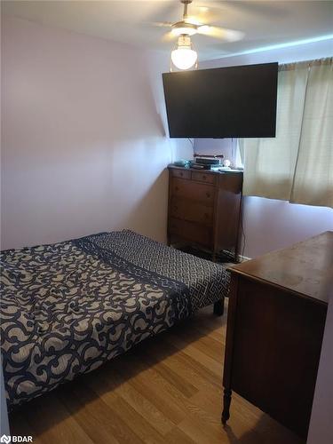 2100 Killarney Beach Road, Churchill, ON - Indoor Photo Showing Bedroom
