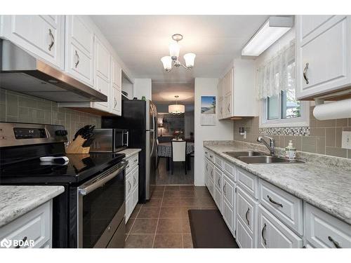 5 Fir Court, Innisfil, ON - Indoor Photo Showing Kitchen With Double Sink