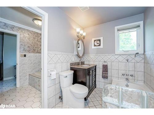 11 White Pine Place, Barrie, ON - Indoor Photo Showing Bathroom