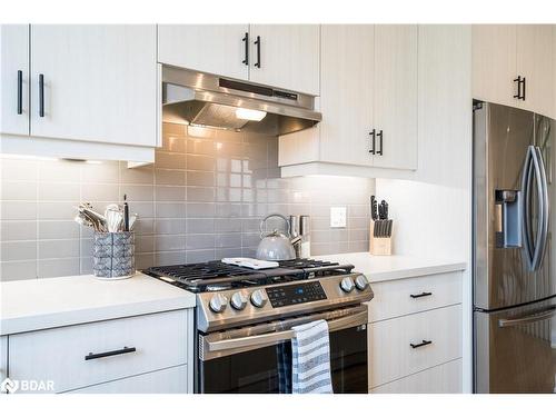 102 Reed Way, The Blue Mountains, ON - Indoor Photo Showing Kitchen With Stainless Steel Kitchen With Upgraded Kitchen