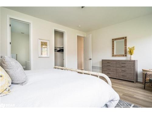 102 Reed Way, The Blue Mountains, ON - Indoor Photo Showing Bedroom