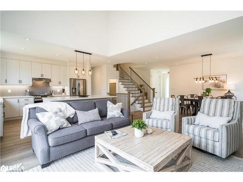 102 Reed Way, The Blue Mountains, ON - Indoor Photo Showing Living Room