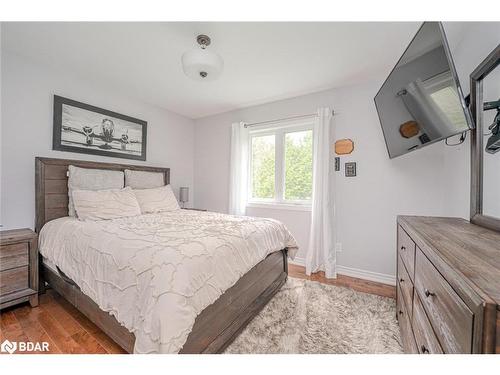 3 Jermey Lane, Oro-Medonte, ON - Indoor Photo Showing Bedroom