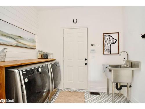 45 Bayshore Boulevard, Barrie, ON - Indoor Photo Showing Laundry Room