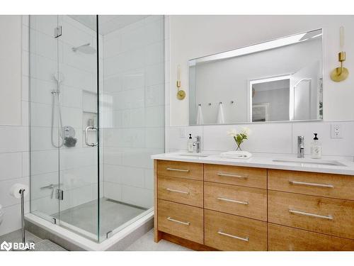 45 Bayshore Boulevard, Barrie, ON - Indoor Photo Showing Bathroom
