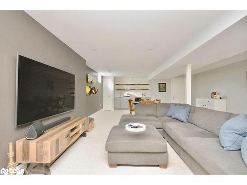 45 Bayshore Boulevard, Barrie, ON - Indoor Photo Showing Living Room