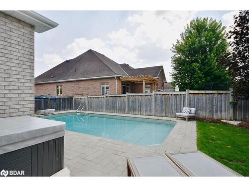 45 Bayshore Boulevard, Barrie, ON - Outdoor With In Ground Pool