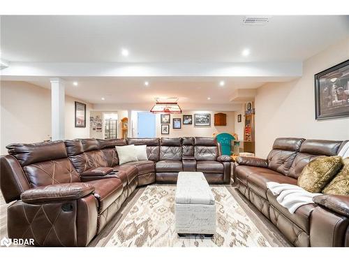 2 Purt Court, Barrie, ON - Indoor Photo Showing Living Room