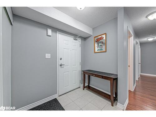 11-43 Coulter Street, Barrie, ON - Indoor Photo Showing Other Room
