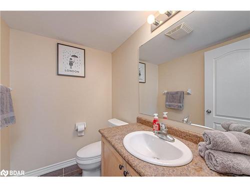 11-43 Coulter Street, Barrie, ON - Indoor Photo Showing Bathroom