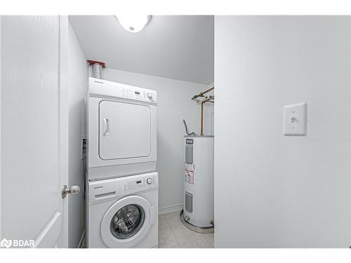 11-43 Coulter Street, Barrie, ON - Indoor Photo Showing Laundry Room
