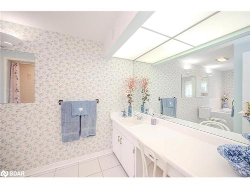 2621 Crossland Road E, Springwater, ON - Indoor Photo Showing Bathroom