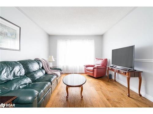 4 Marjoy Avenue, Barrie, ON - Indoor Photo Showing Living Room