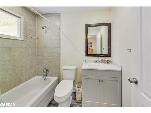 1036 Goshen Road, Innisfil, ON - Indoor Photo Showing Bathroom