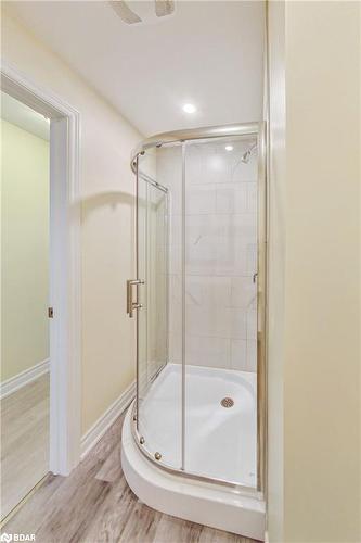 1036 Goshen Road, Innisfil, ON - Indoor Photo Showing Bathroom