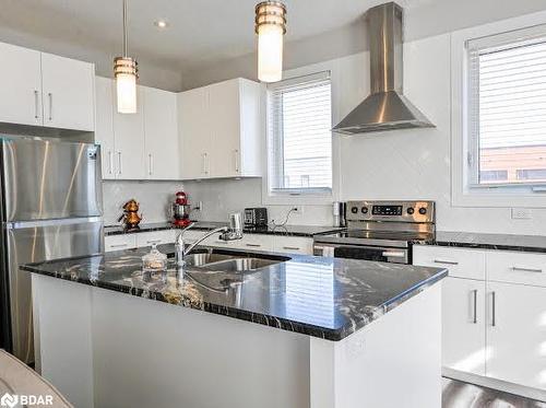 3-54 Bridge Street W, Kitchener, ON - Indoor Photo Showing Kitchen With Double Sink With Upgraded Kitchen