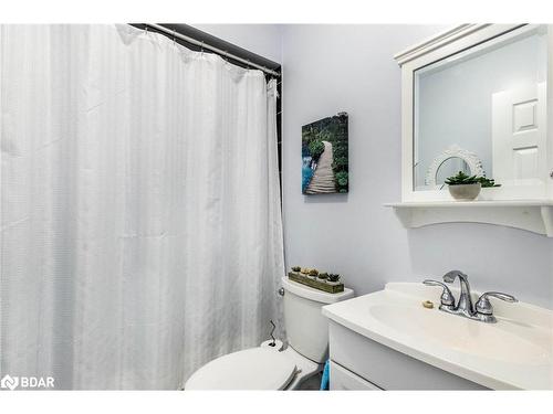 42 Assiniboine Drive, Barrie, ON - Indoor Photo Showing Bathroom