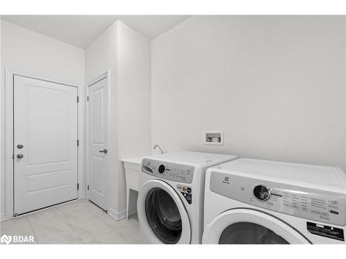 149 Fenchurch Manor Manor, Barrie, ON - Indoor Photo Showing Laundry Room