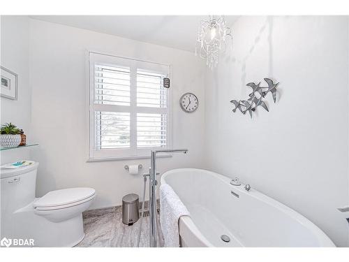 2906 Highway 118 E, Bracebridge, ON - Indoor Photo Showing Bathroom