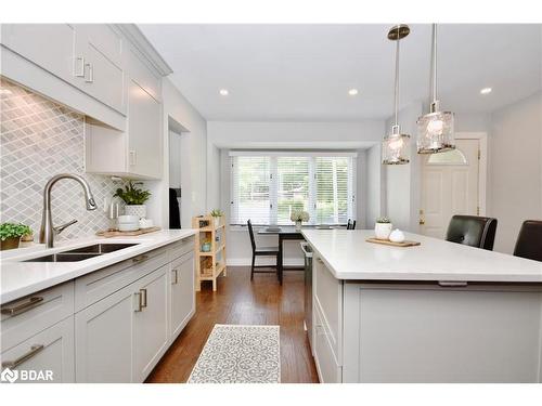 19 Shirley Avenue, Barrie, ON - Indoor Photo Showing Kitchen With Double Sink With Upgraded Kitchen