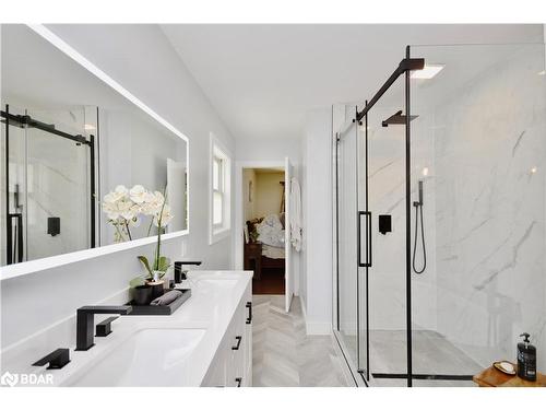 19 Shirley Avenue, Barrie, ON - Indoor Photo Showing Bathroom