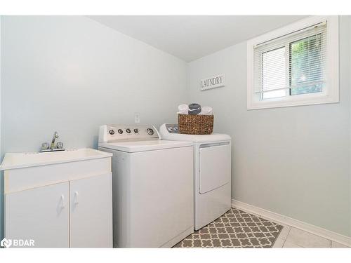 78 Brown Street, Barrie, ON - Indoor Photo Showing Laundry Room