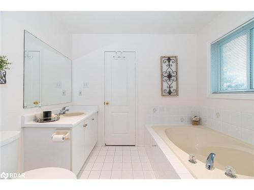 78 Brown Street, Barrie, ON - Indoor Photo Showing Bathroom
