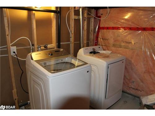 2096 Webster Boulevard, Innisfil, ON - Indoor Photo Showing Laundry Room