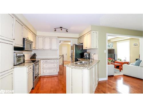 145 Cunningham Drive, Barrie, ON - Indoor Photo Showing Kitchen