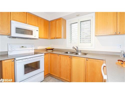 137 Dean Avenue, Barrie, ON - Indoor Photo Showing Kitchen With Double Sink