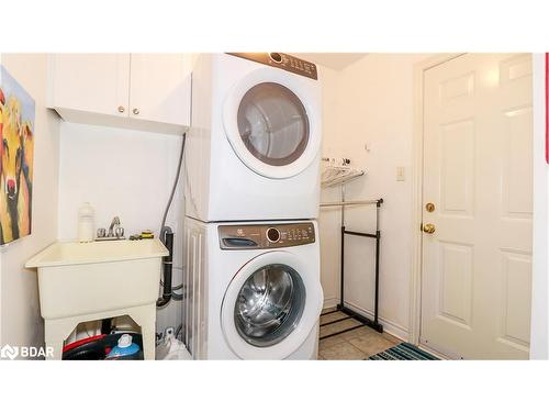 137 Dean Avenue, Barrie, ON - Indoor Photo Showing Laundry Room