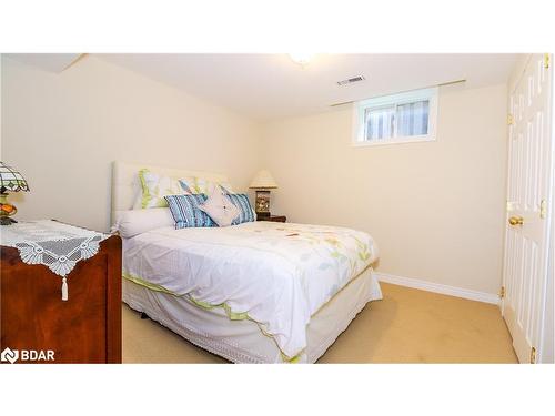 137 Dean Avenue, Barrie, ON - Indoor Photo Showing Bedroom