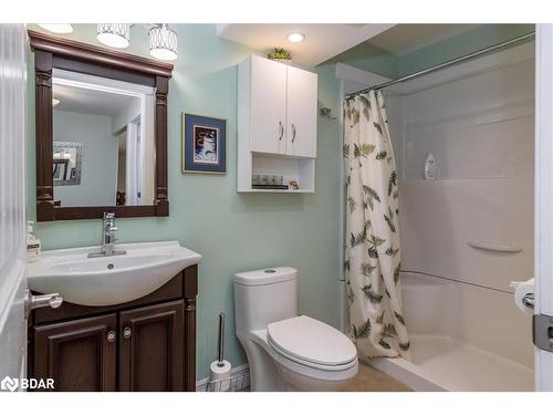 233 Bayshore Road, Innisfil, ON - Indoor Photo Showing Bathroom